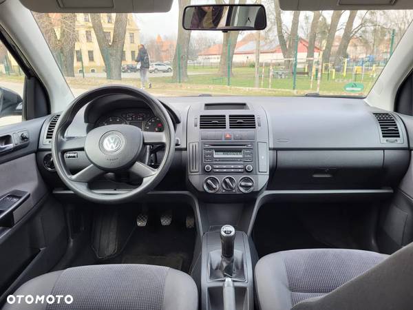 Volkswagen Polo 1.4 16V Trendline - 13