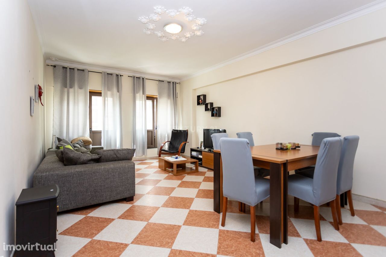 Apartamento T4 em  Setúbal