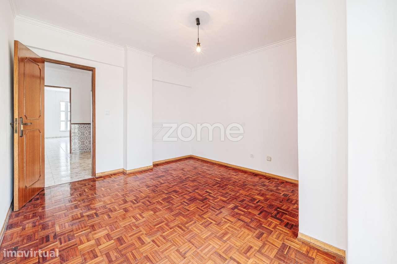 Apartamento T2 na Tapada das Mercês-17