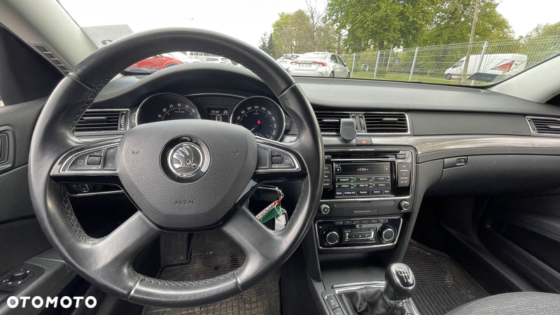 Skoda Superb 1.6 TDI Ambition - 11