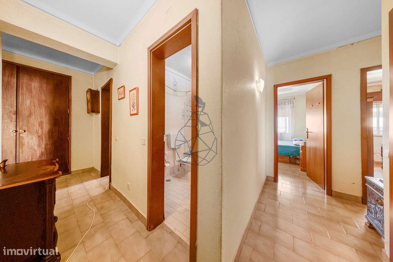 Apartamento T3 com exposição solar nascente /sul em Portimão-24