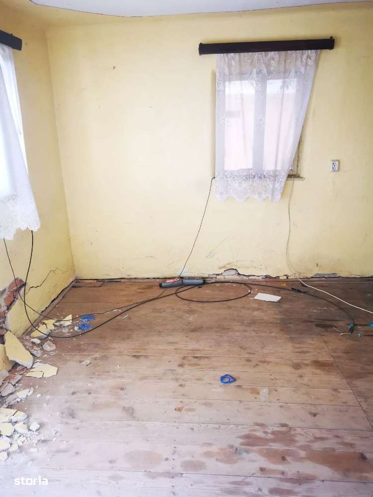 Casa batraneasca, zona Piscani - Negreni, teren 650mp - Imagine principală: 4/9