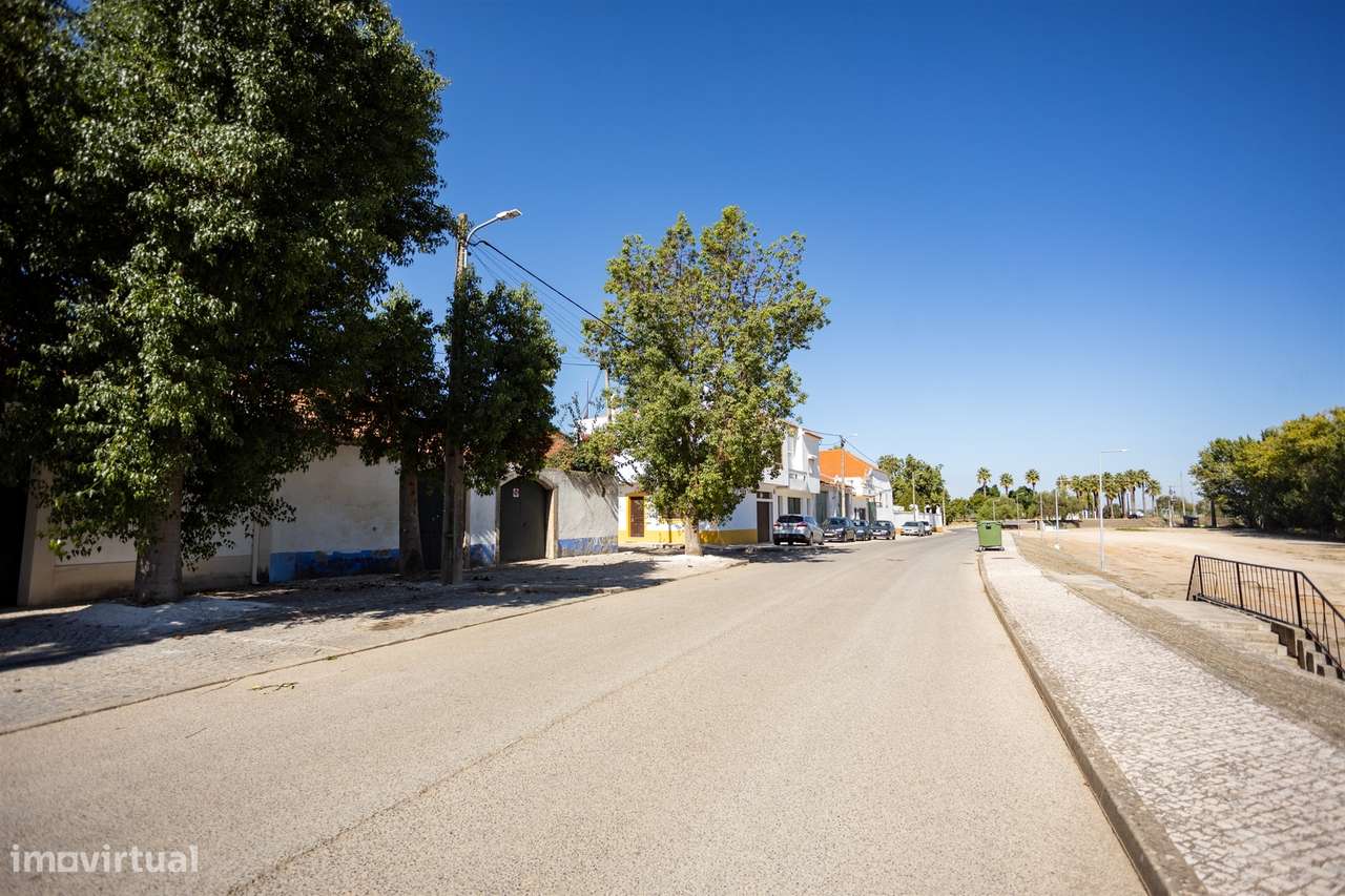 Moradia histórica T6 com piscina e anexo – centro de Salvaterra de Mag-54