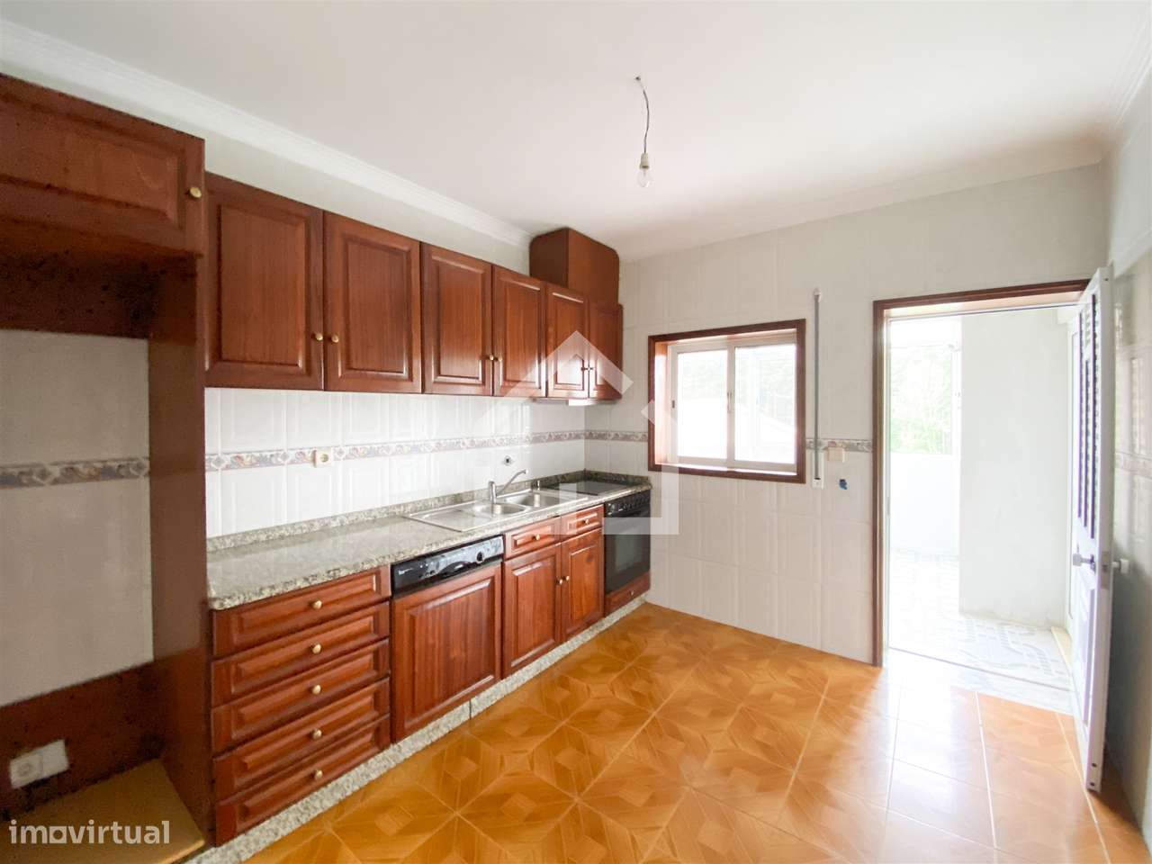 Moradia com 2 Habitações - Souto-13