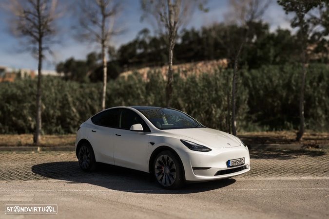 Tesla Model Y Performance Dual Motor AWD - 1