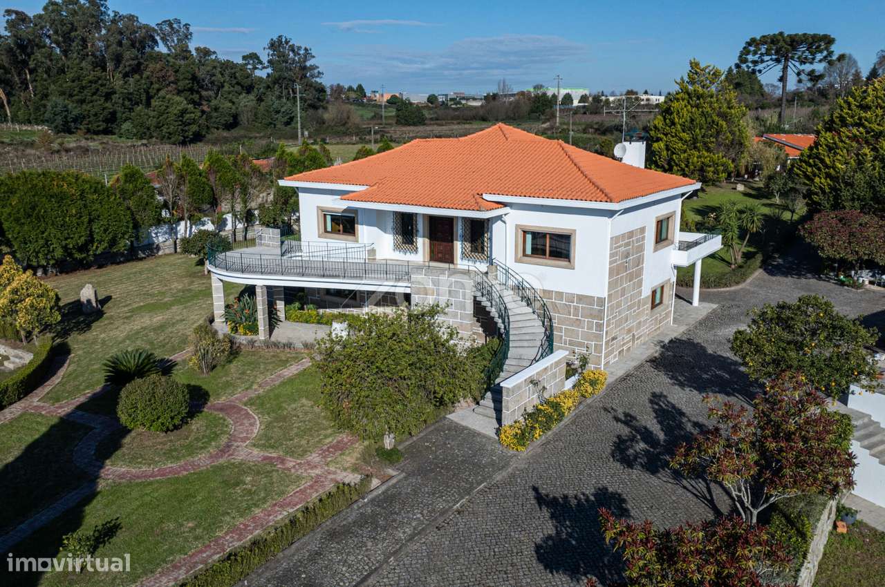 Quinta Exclusiva com Moradia T4 e Vinha a 1km do centro de Penafiel - Grande imagem: 4/60