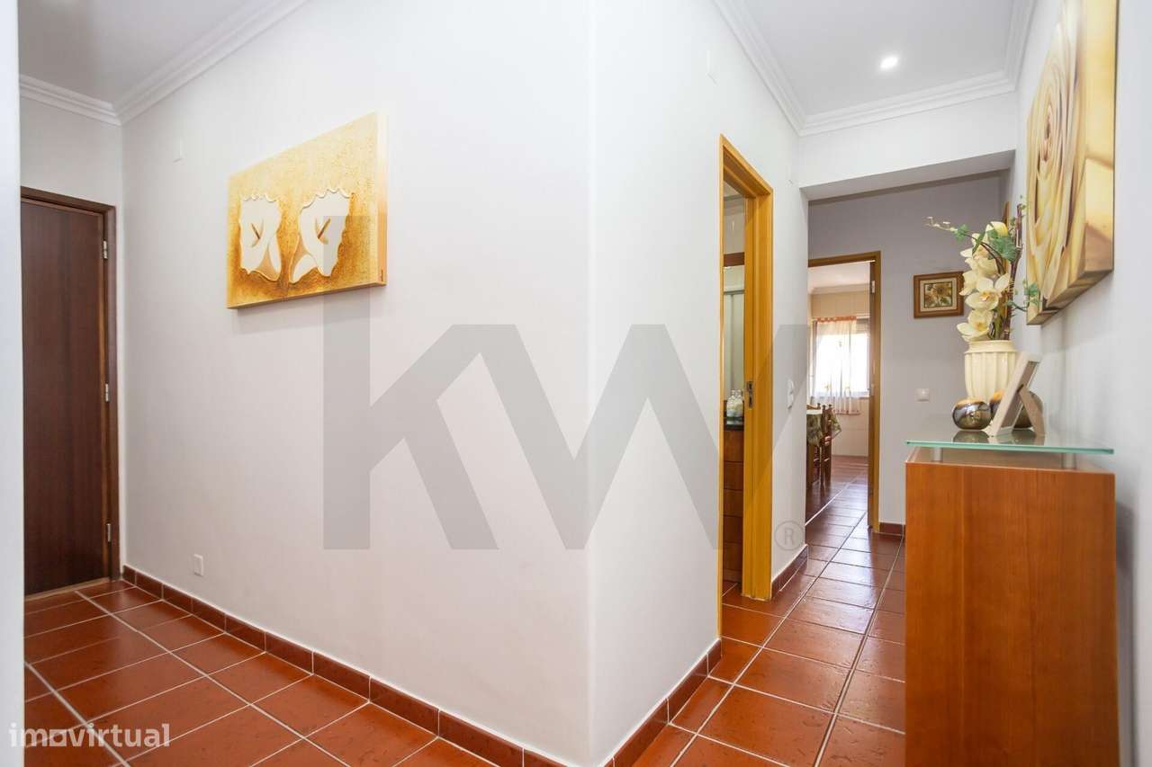 Apartamento T3 no Laranjeiro, Almada – Potencial Único e Localização P-6