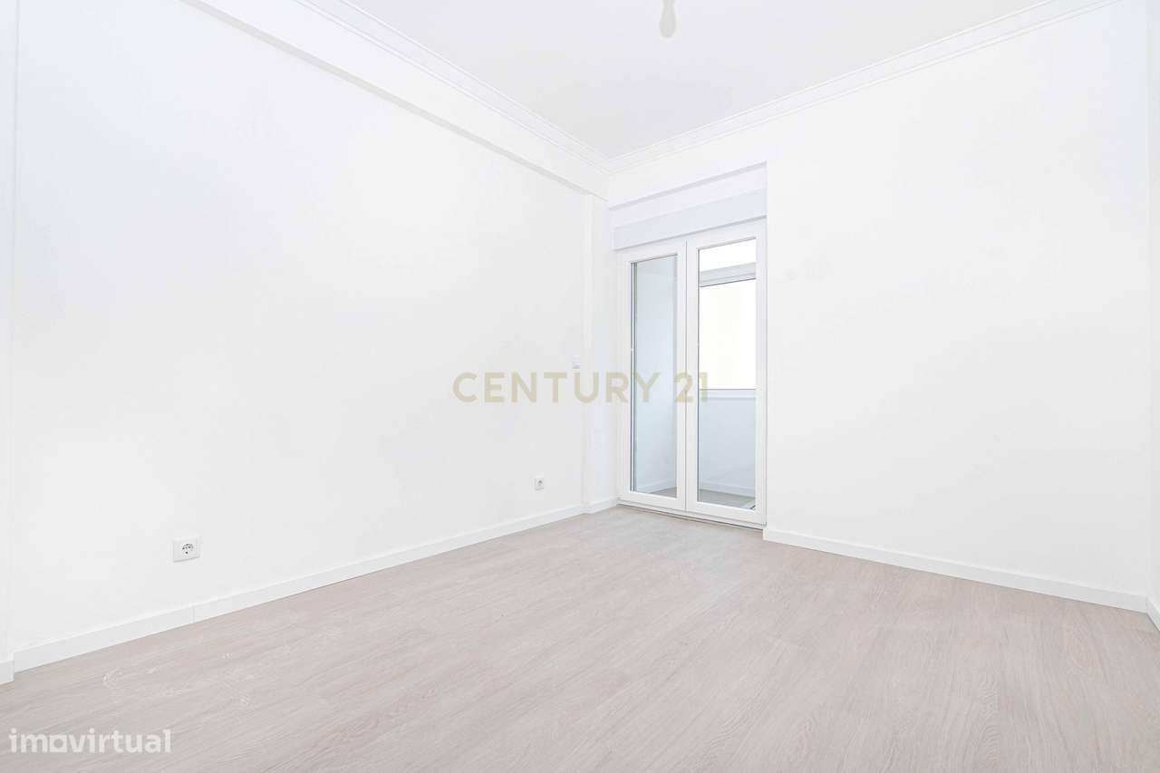 Apartamento T2 Totalmente Remodelado | Odivelas-9