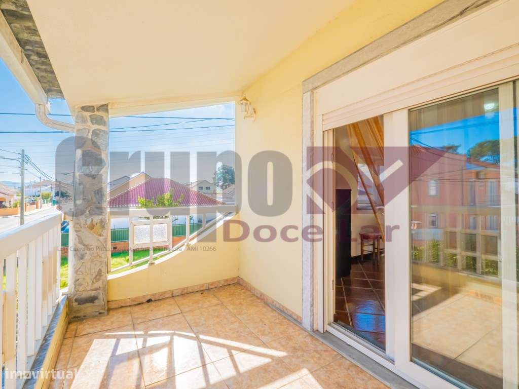 Moradia Isolada T5 com Garagem e anexo em Quinta do Conde-32