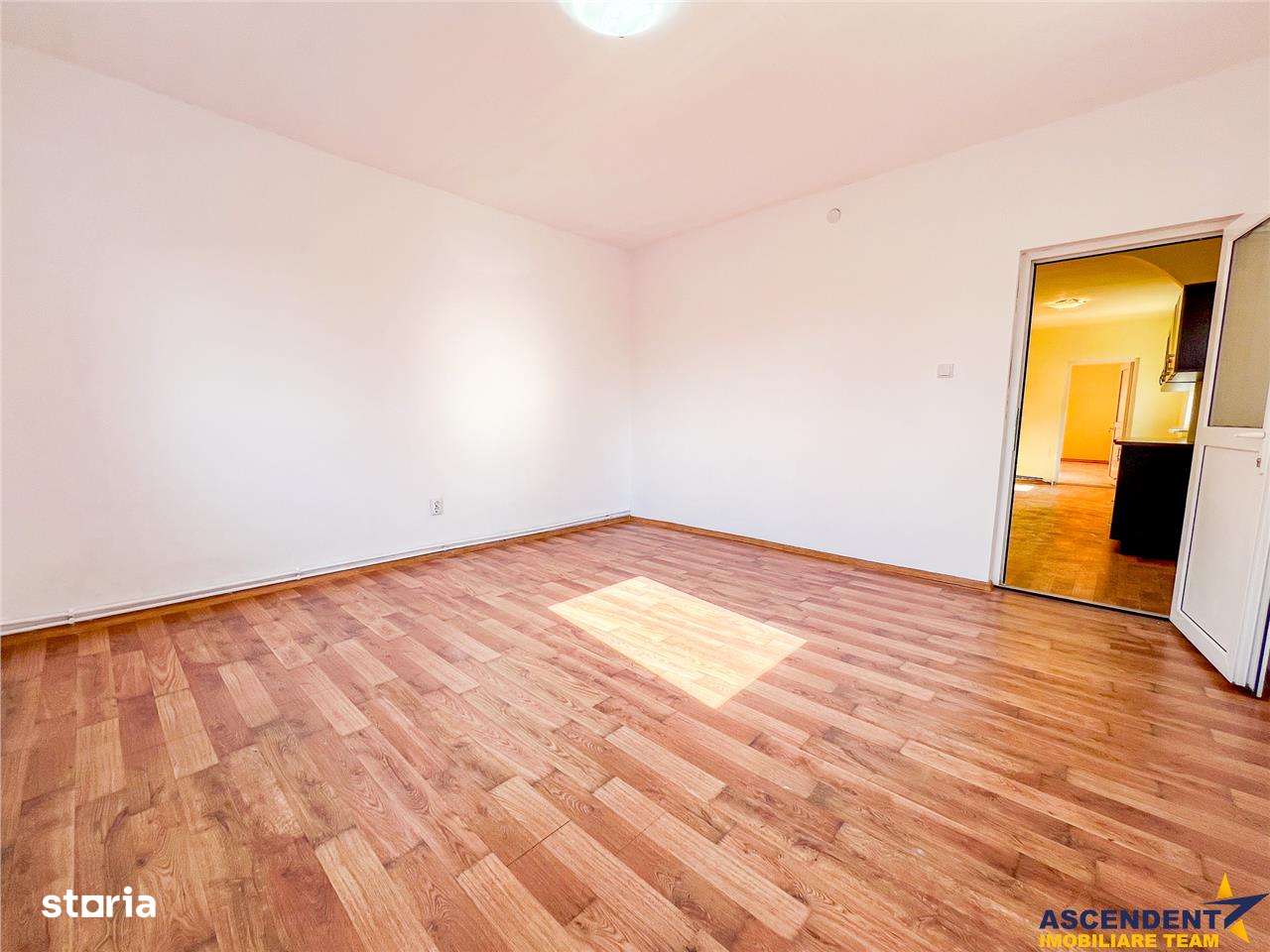 FILM+Tur 3D!Oaza de liniste:doua resedinte pe 1.900mp  teritoriu verde - Imagine principală: 4/20