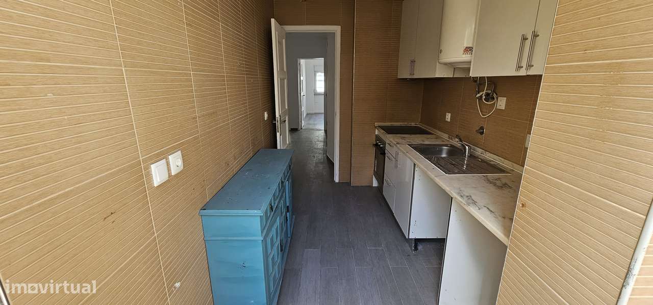 T2 junto Largo da Graça, Semi-equipado, quintal comum - Grande imagem: 3/42