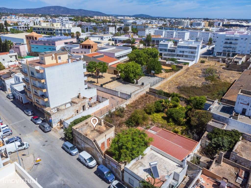 Terreno com Casa em ruínas no Centro de Olhão-27