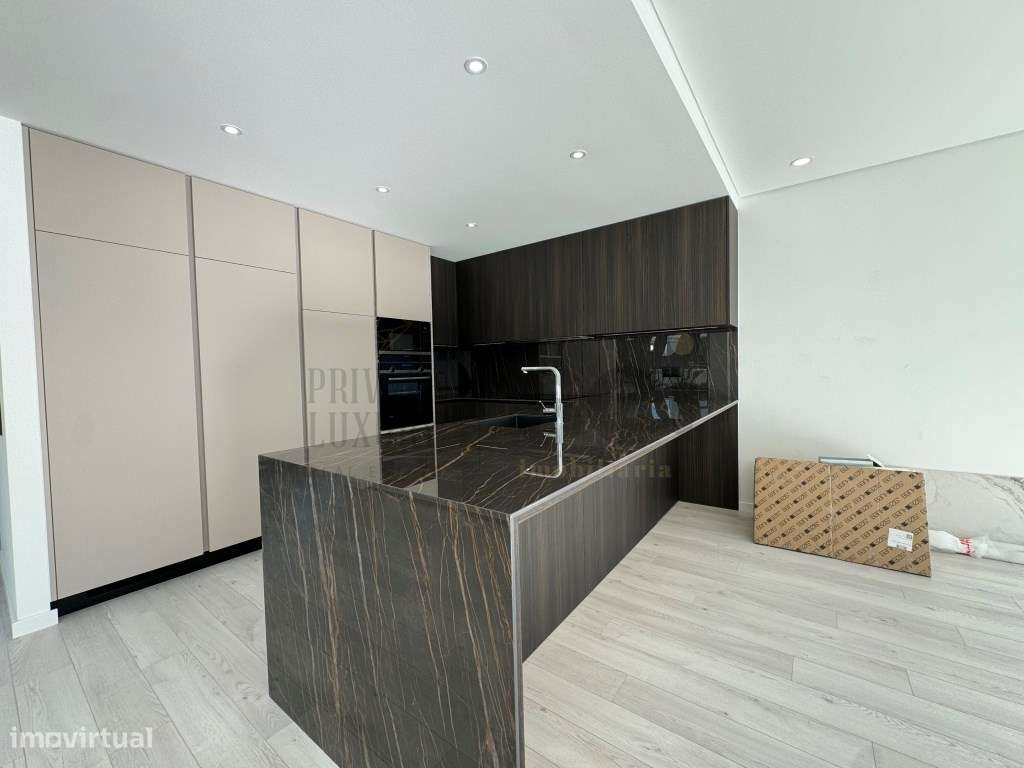 Moradia Isolada T4 com Piscina | Quinta de Valadares - Grande imagem: 4/34