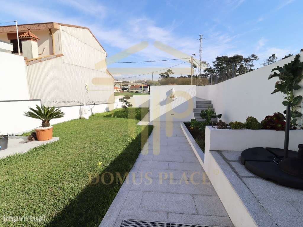 MORADIA T3 C/ JARDIM, TERRAÇO E GARAGEM | GUIFÕES-44