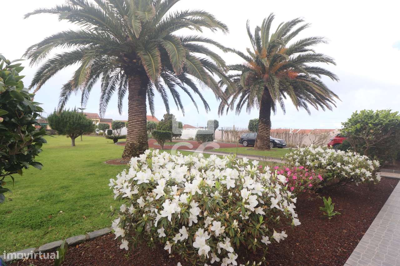 Moradia com 3 Quartos - Ribeirinha - Ribeira Grande - Grande imagem: 1/39