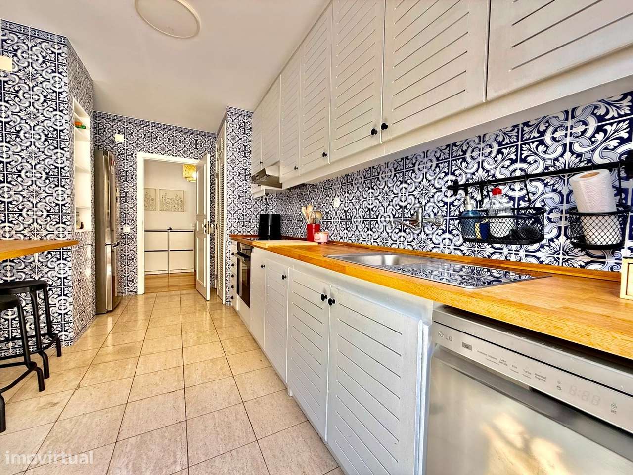 Apartamento T2 MOBILADO, no último piso, em Soares dos Reis!-13
