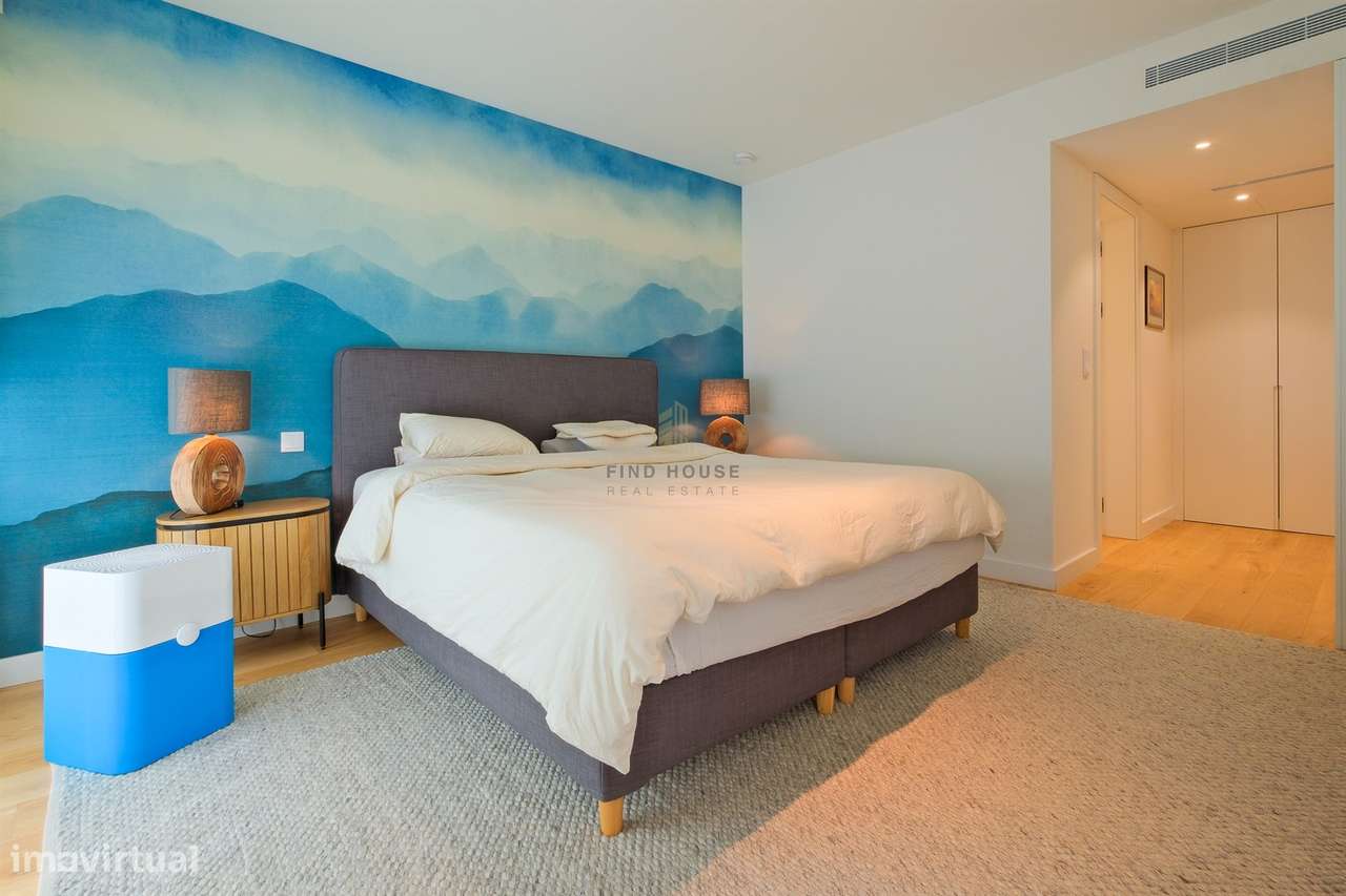 Apartamento T3 em condomínio privado, com terraços e garagem, no Prínc-42