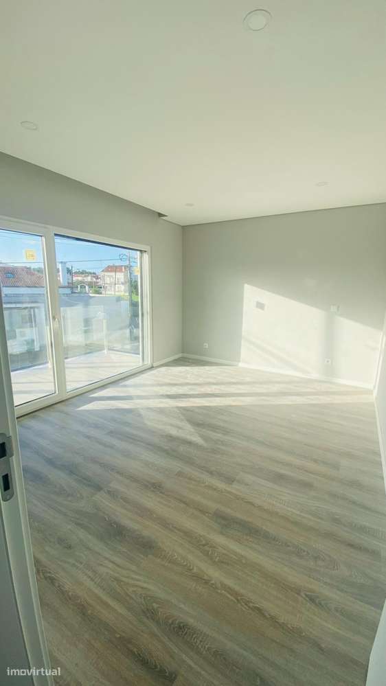 MORADIA T4 FERNAO FERRO-22