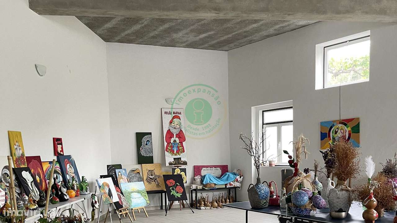 Casa com Terraço e Espaço Versátil-6