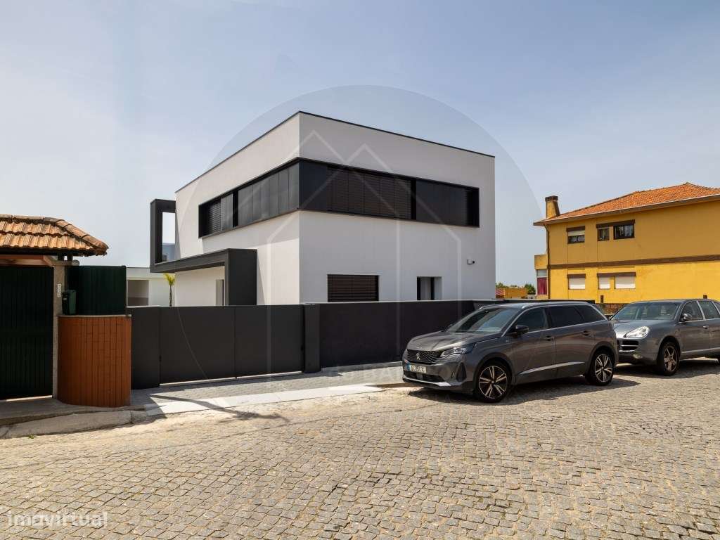 Moradia T4 com Piscina, design moderno, em Vila Nova de Gaia-53