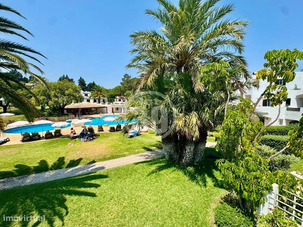 T1 com Três Terraços e Vista para a Piscina - Licença AL Ativa-19