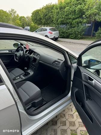 Volkswagen Golf 1.6 TDI BlueMotion Comfortline - 10