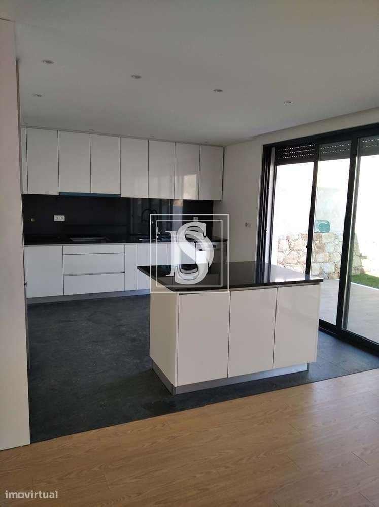 Moradia  T3 em Gaveto no Coração de Lamaçães. - Grande imagem: 4/12