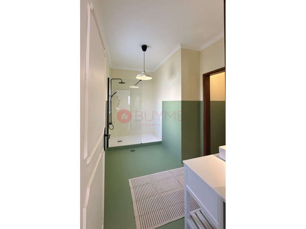 Moradia V4 Exclusiva com Piscina, Jacuzzi e Amplos Jardins em Almancil-26