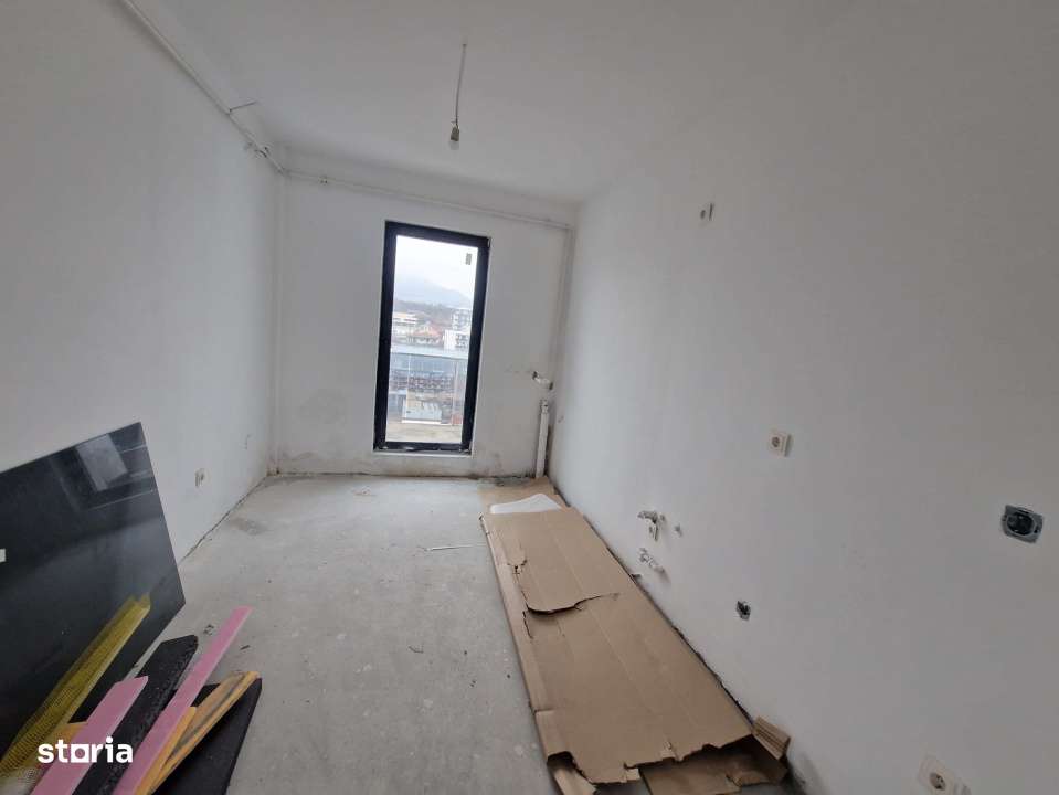 Penthouse de 3 camere, decomandat, 90 mp., zona Nord. - Imagine principală: 2/6