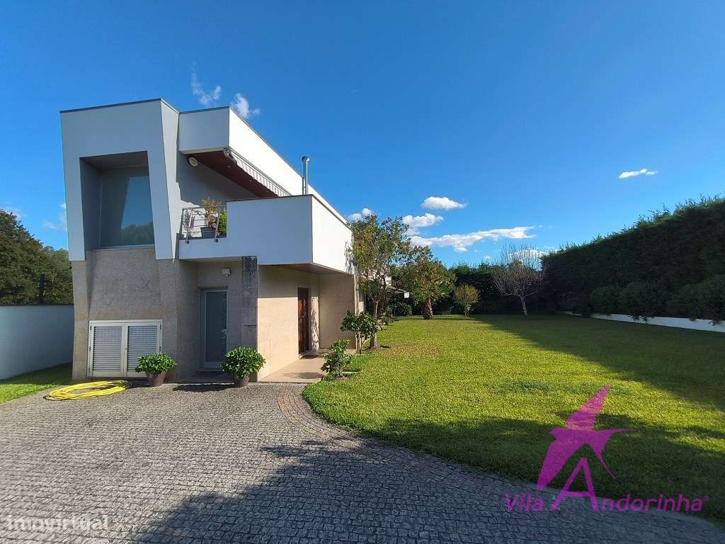 Moradia T3 Independente a 10 minutos da praia e a 15minutos do cent...-1