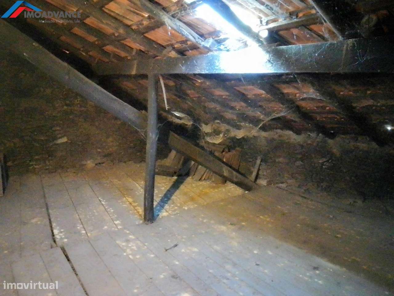 Casa para Recuperar com Terreno e Lagar em Lorvão, Penacova, Coimbra-11