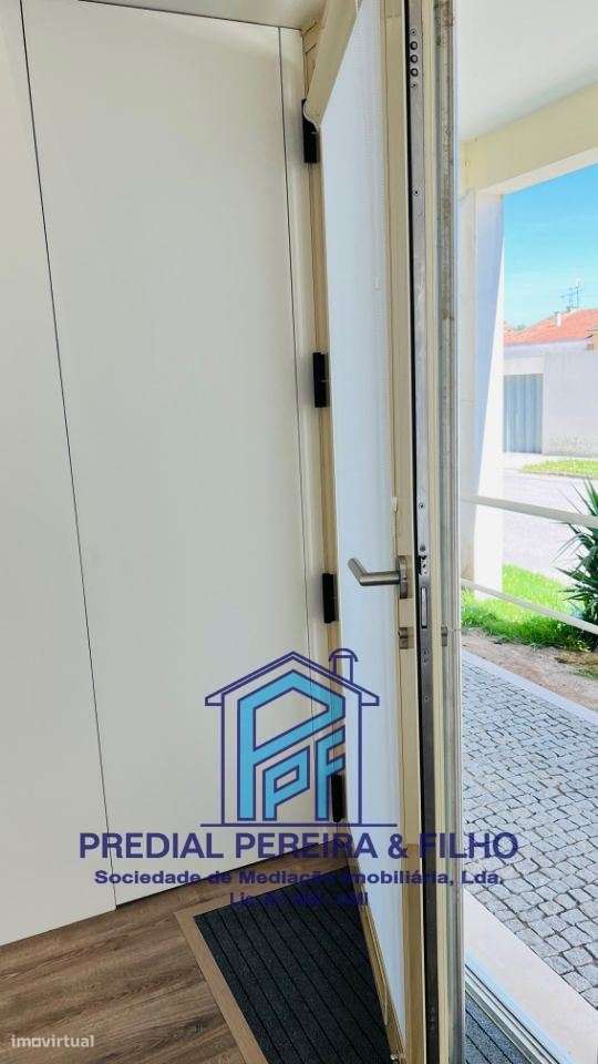 Escritório em estabelecimento / Baguim (Rio Tinto) / Próx. à CP e M... - Grande imagem: 3/26