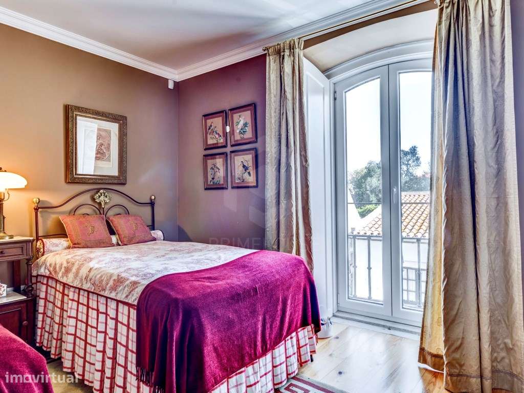 Moradia T4+1 no Centro da Vila Nogueira de Azeitão-39