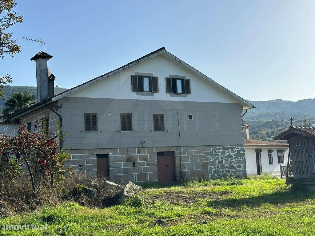 Quintinha em Beiral do Lima - Grande imagem: 2/17