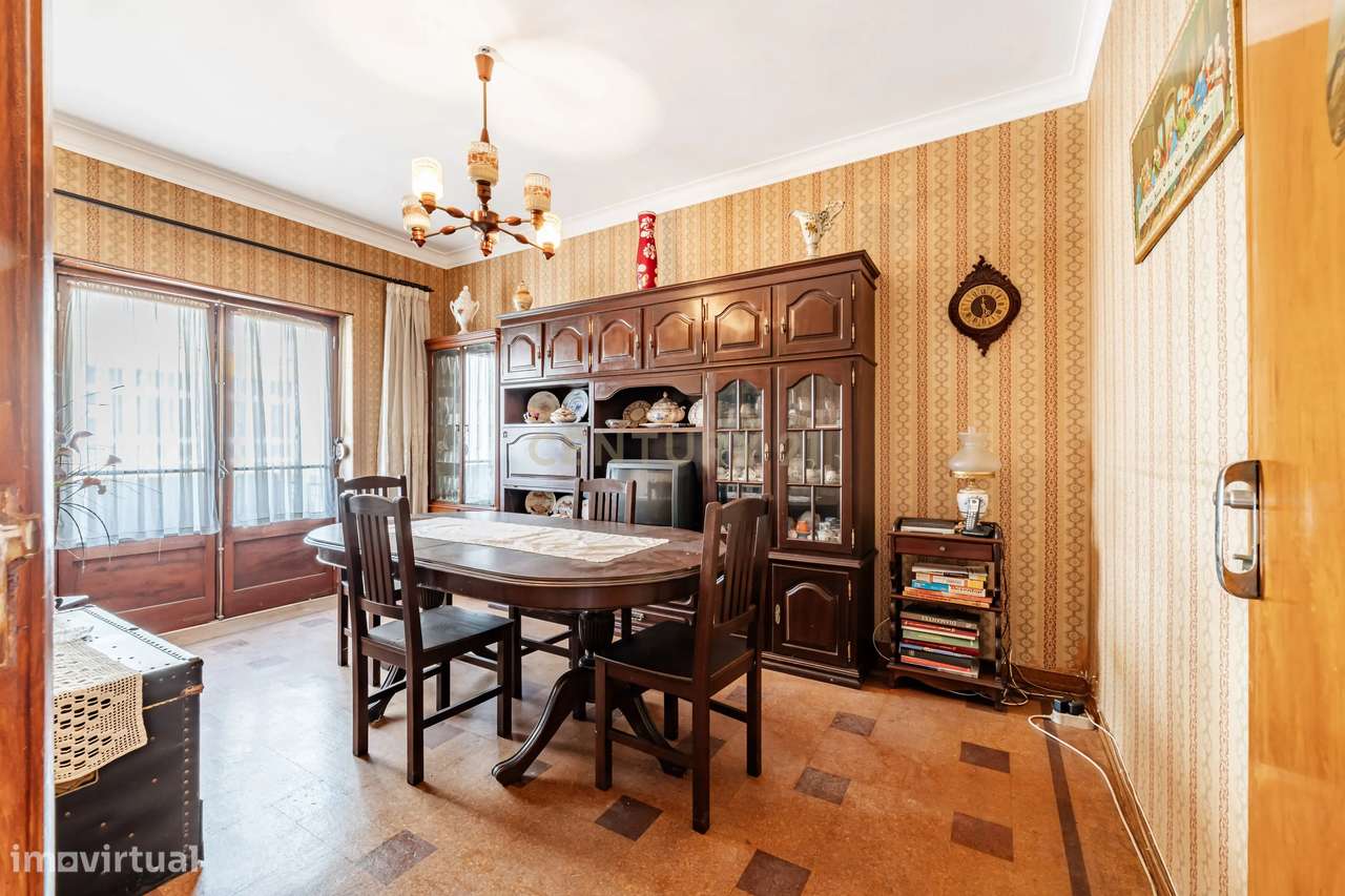 Apartamento T4 - Laranjeiro-21