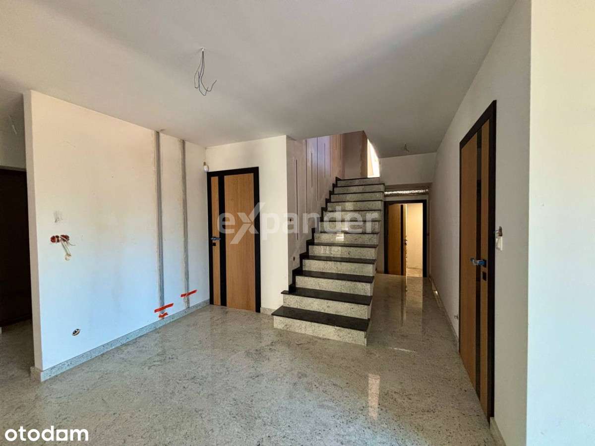 Luksusowy Dom Dla Rodziny – Przestrzeń, Styl i Spo - Pełny obrazek: 5/19