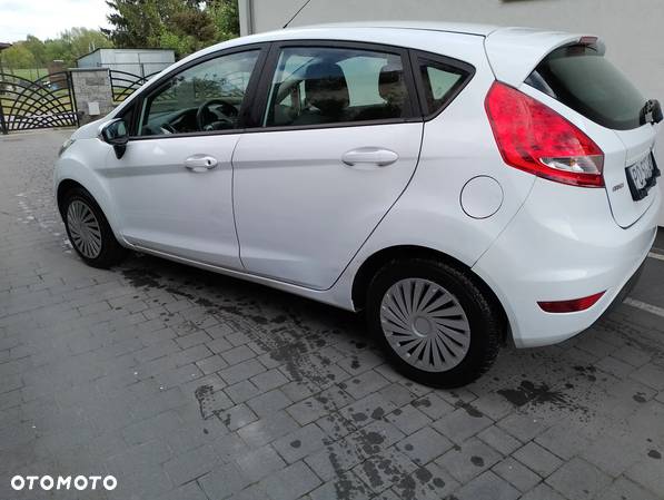 Ford Fiesta 1.4 TDCi Ghia - 9