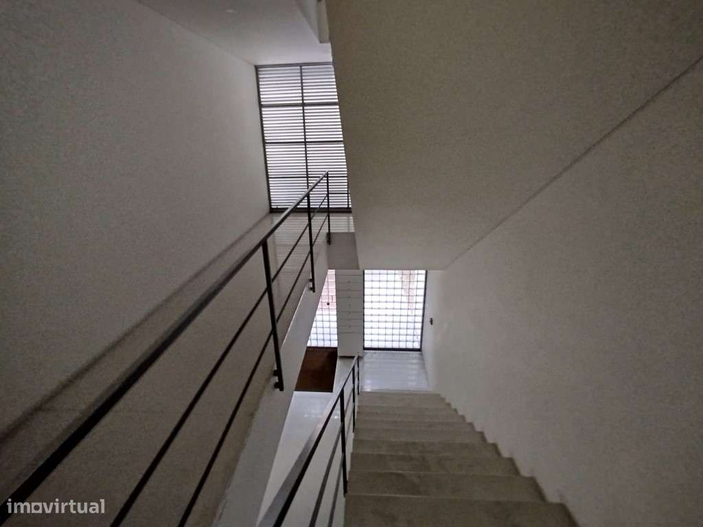 Excelente Apartamento T3 DUPLEX - Como Novo - AVES -* Oferta Escrit...-3