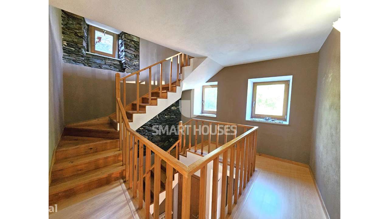 Moradia T3 Caratão c/ terreno junto rio-3