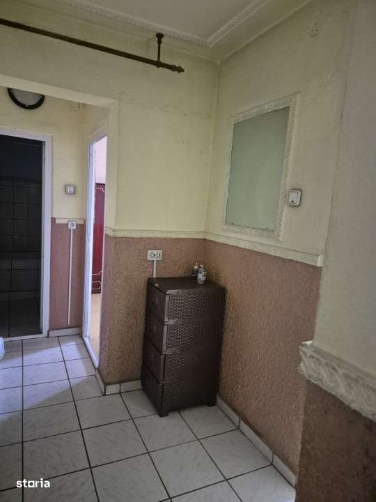 Apartament 2 camere, decomandat, zona de vest - Imagine principală: 1/5