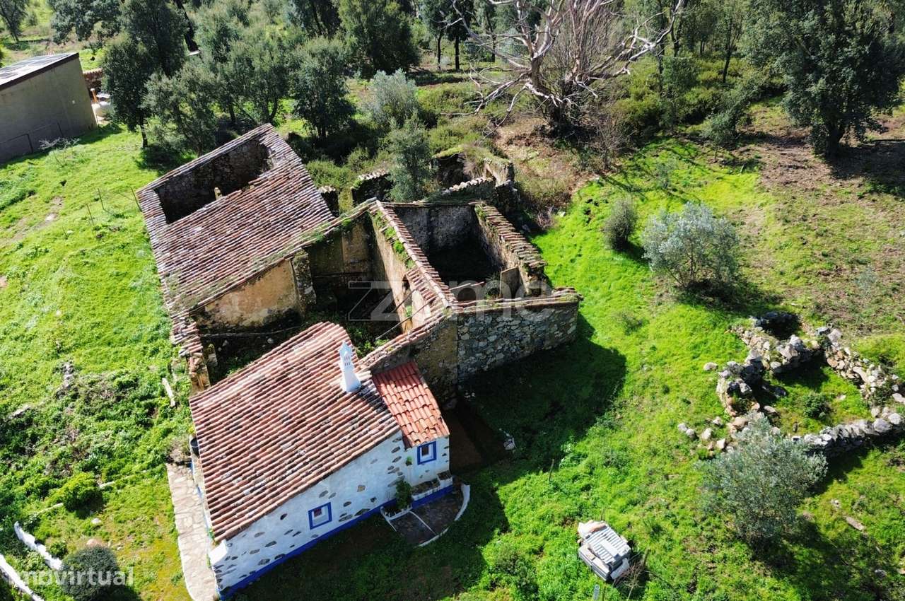 Moradia em ruína, com Terreno em Corte Grande – Monchique - Grande imagem: 2/38