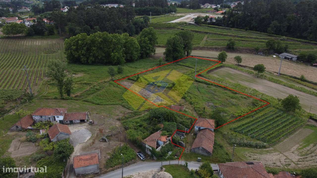 Moradia, alpendre PARA RESTAURO e terreno em Refontoura - Felgueiras-21