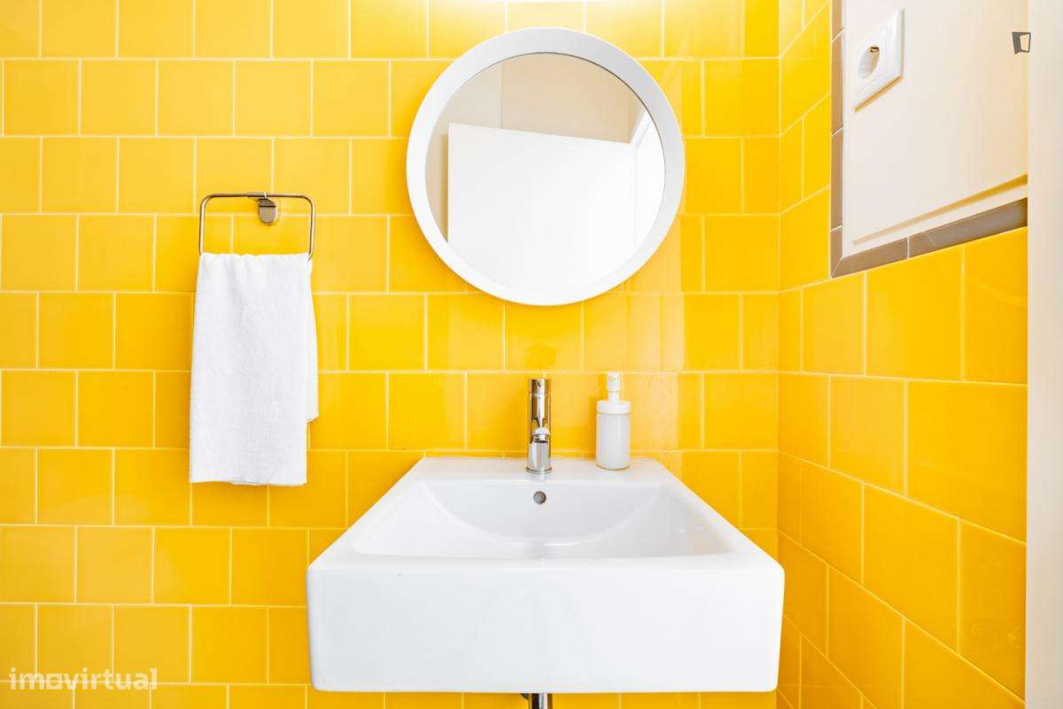 Quarto - localizado em Santo Ildefonso Porto - Grande imagem: 5/13