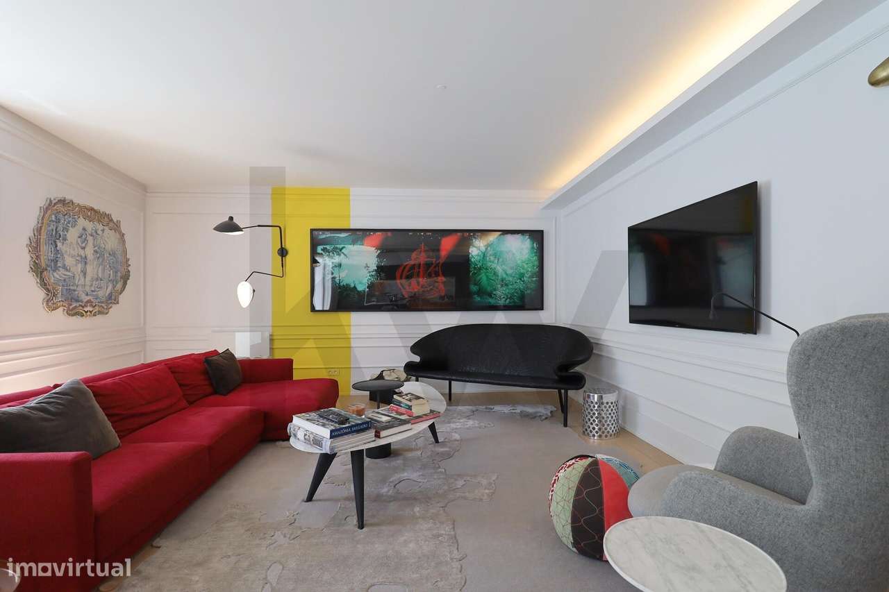 Apartamento T2 em prestigiado edifício no CHIADO com Garagem e Arrecad - Grande imagem: 3/30