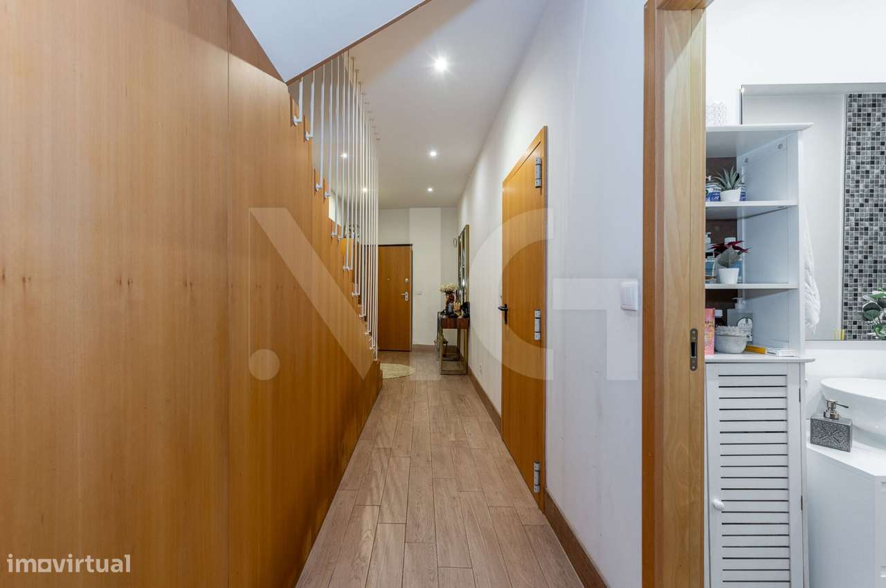 Moradia T3 com pátio, anexos e garagem em Paranhos - Porto-6