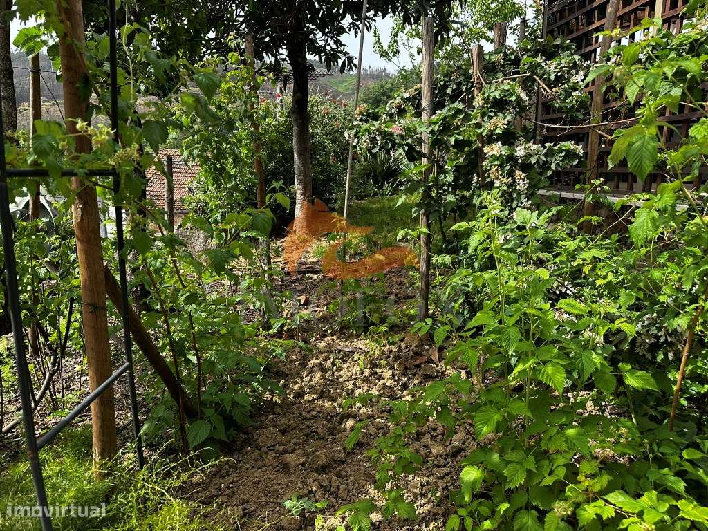 Moradia com jardim e pronta a habitar localizada na Ponte das 3 Ent...-25