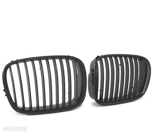 GRELHAS FRONTAIS PARA BMW E39 95-03 LOOK PRETO MATT - 2