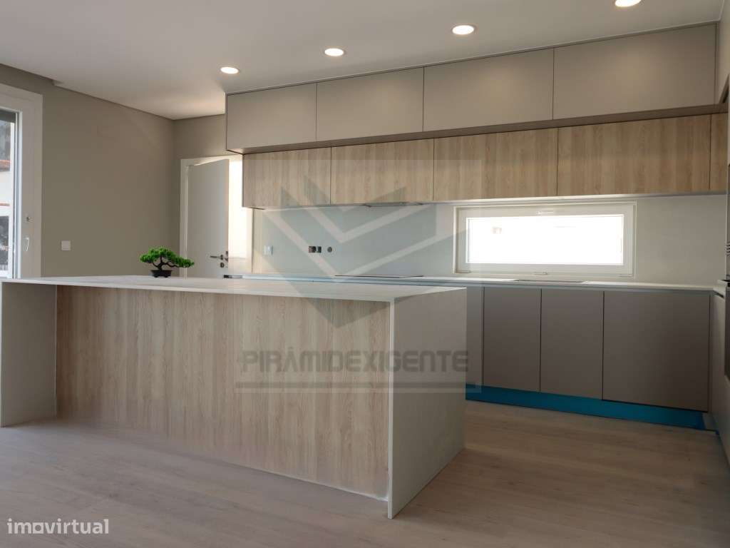 Moradia Isolada NOVA! Piscina Lavandaria Boas Áreas, Azeitão-8