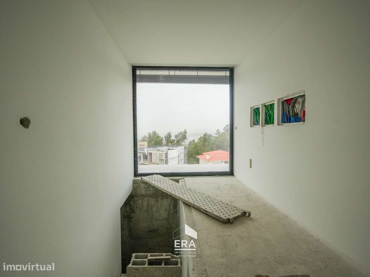 Moradia V3 com piscina em Roriz, Santo Tirso-27