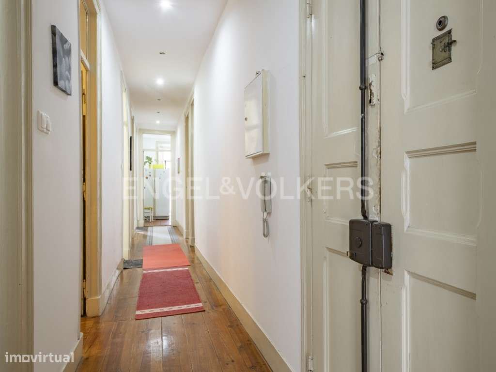 Apartamento T6 Charme e Luminosidade no Coração da Cidade - Grande imagem: 4/25